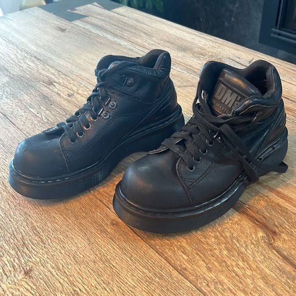 Dr. Martens Shoes - Picture 3 of 11